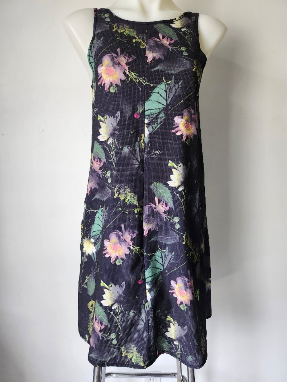 Oiselle Breezy Botanical Floral Technical Sheer Fabric Tank Dress w Pockets